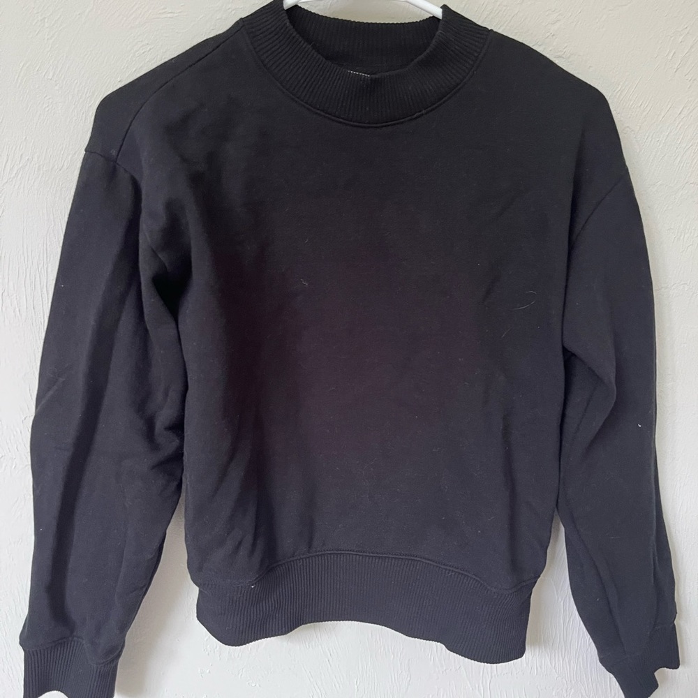 black sweatshirt